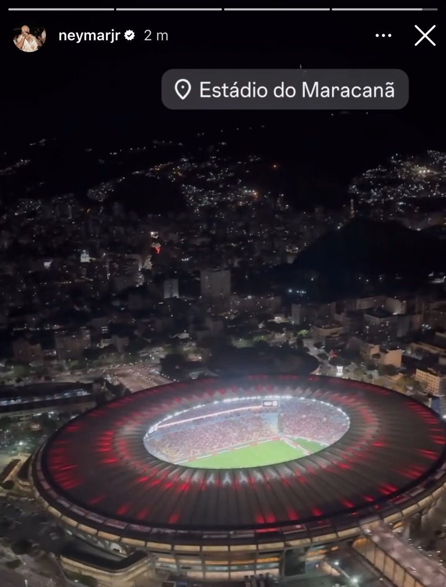 MonkProfit's tweet photo. Neymar que vestir vermelho e preto https://t.co/dJEWD8BoHs