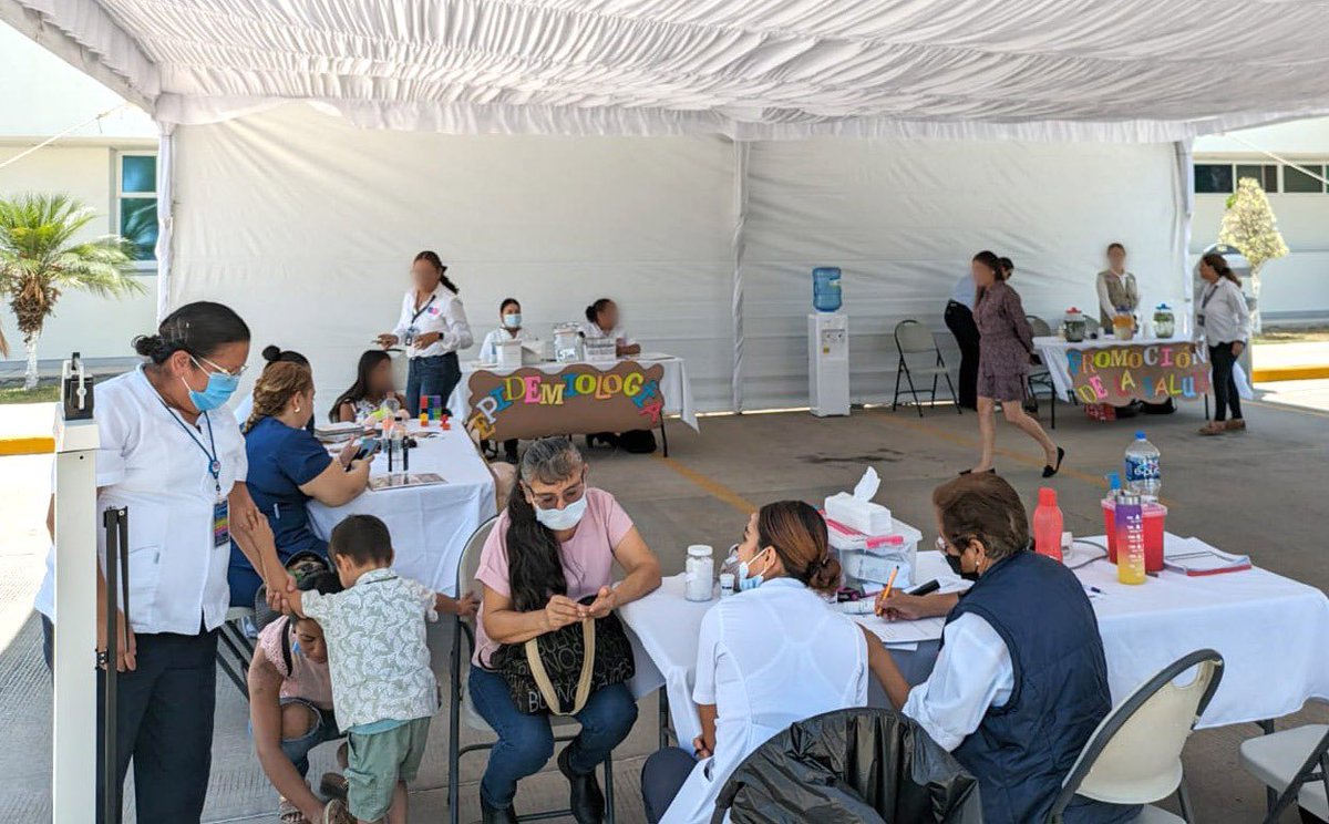 arturomedinap's tweet photo. Desde la Subsecretaría de Derechos Humanos, Población y Migración, a través de la #UDDH, en coordinación con la @conasamamx y la @SEGOBGto, impulsamos una jornada de salud a integrantes de colectivos de búsqueda en #Celaya.
Se realizaron citas de valoración médica y acompañamiento psicosocial; mientras que @SaludGuanajuato instaló módulos de salud mental y reproductiva, detección de enfermedades, entre otros servicios.
Autoridades de los tres órdenes de gobierno nos coordinamos para dar atención con enfoque de #DDHH a las personas buscadoras y sus familias.