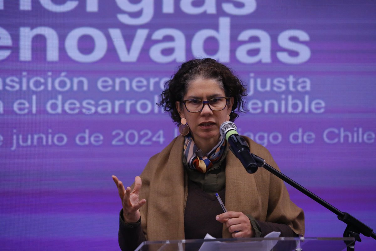 "Para Chile el desarrollo sostenible es el desarrollo que tenemos que lograr y para eso estamos trabajando de manera mancomunada en el país completo", señala <a href="/Maisa_Rojas/">Maisa</a>, ministra del Medio Ambiente de Chile (<a href="/MMAChile/">Ministerio del Medio Ambiente</a>).

Seguimos en la presentación del #RedCAF Energías