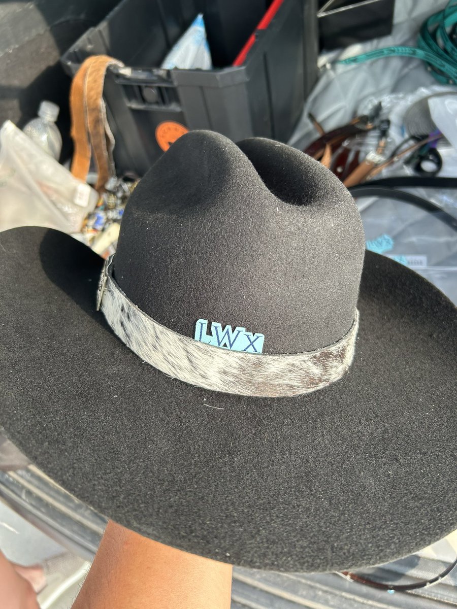 fcastorenaBoSox's tweet photo. Got me a new lid!! Thank you @LauraWillcox for hooking it up!! https://t.co/brAFPtzctJ
