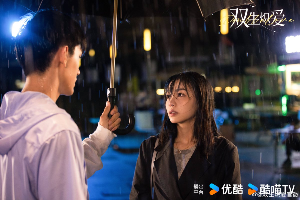 CdramaL's tweet photo. 「📸 | O drama de romance moderno #DoubleLove, estrelado por #QiYuchen e #LuDongxu, lança novas Stills — Conta a história de dois irmãos gêmeos que se apaixonam pela mesma mulher.

#双生炽爱 https://t.co/1DhLPqx1kv