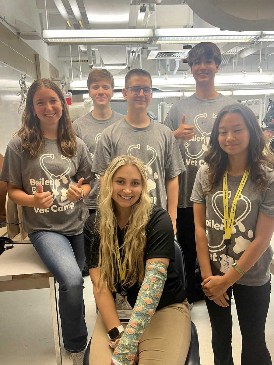 BoilerVetCamp's tweet image. #TeamDiesel practiced their bandaging skills on a dog model today and then on me 😂🩹