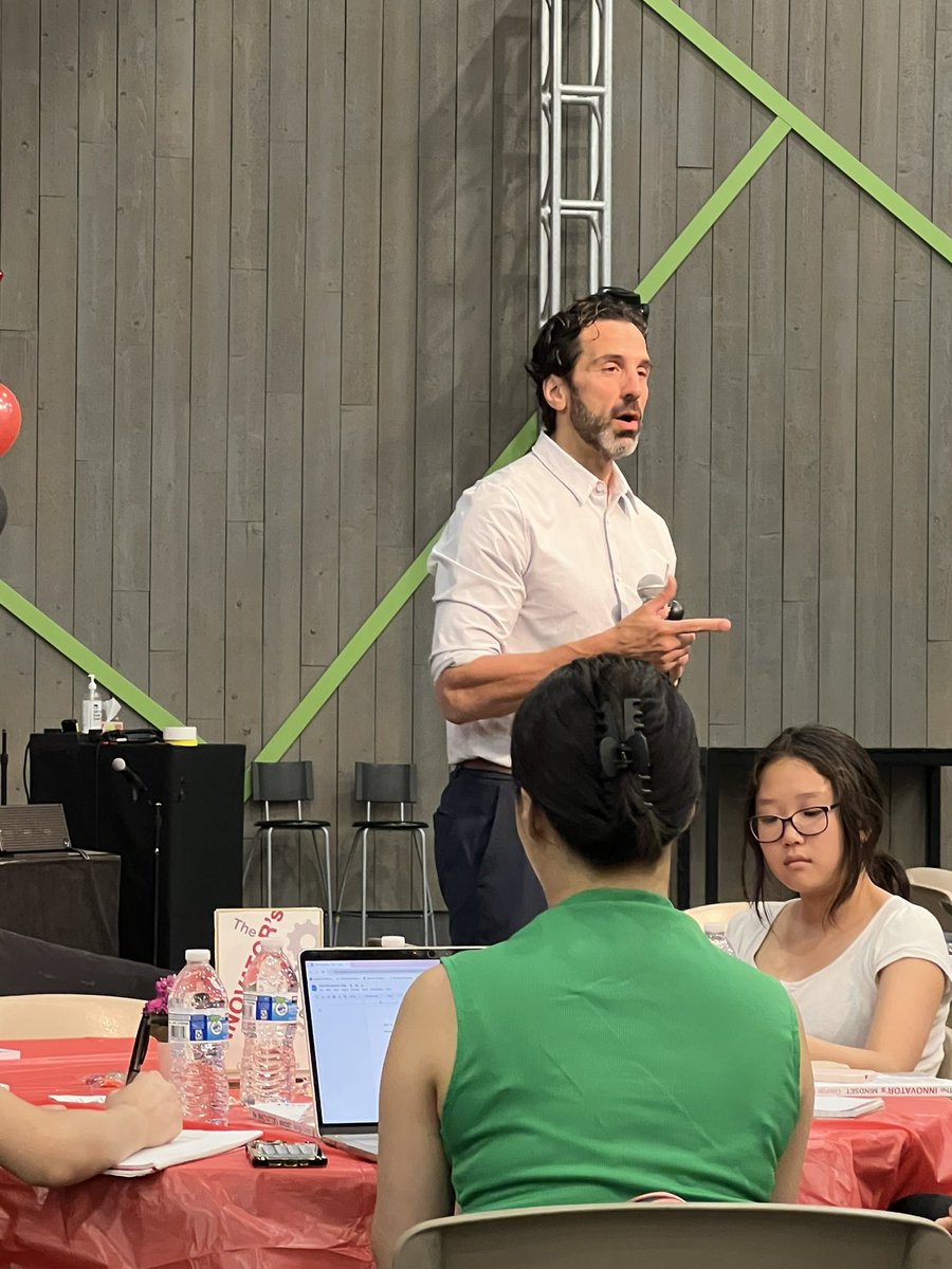 rmbtowner_tech's tweet photo. A big thank you to @gcouros &amp; @barrington220 for an inspiring afternoon to remind us of best practices and putting kids 1st. Favorite part- would you want to be a student in your own class?Always great to see you George! 
#barrington220 #D100inspires #iengage https://t.co/d6BDdVGkLJ