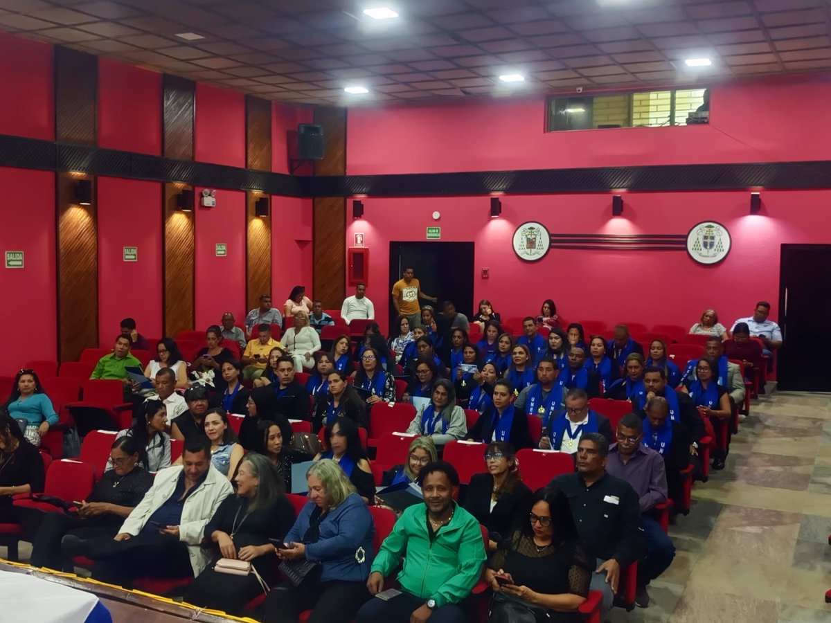 #Entérate 🗣️| La #UTGUSucre realizó este #12Jun🗓️ el VIII Acto Grado de la promoción "Argelia Laya", en la cual 42 estudiantes  
recibieron sus títulos universitarios en las diferentes especialidades que ofrece la #UNEM.

¡Seguimos formando profesionales para la #Patria!