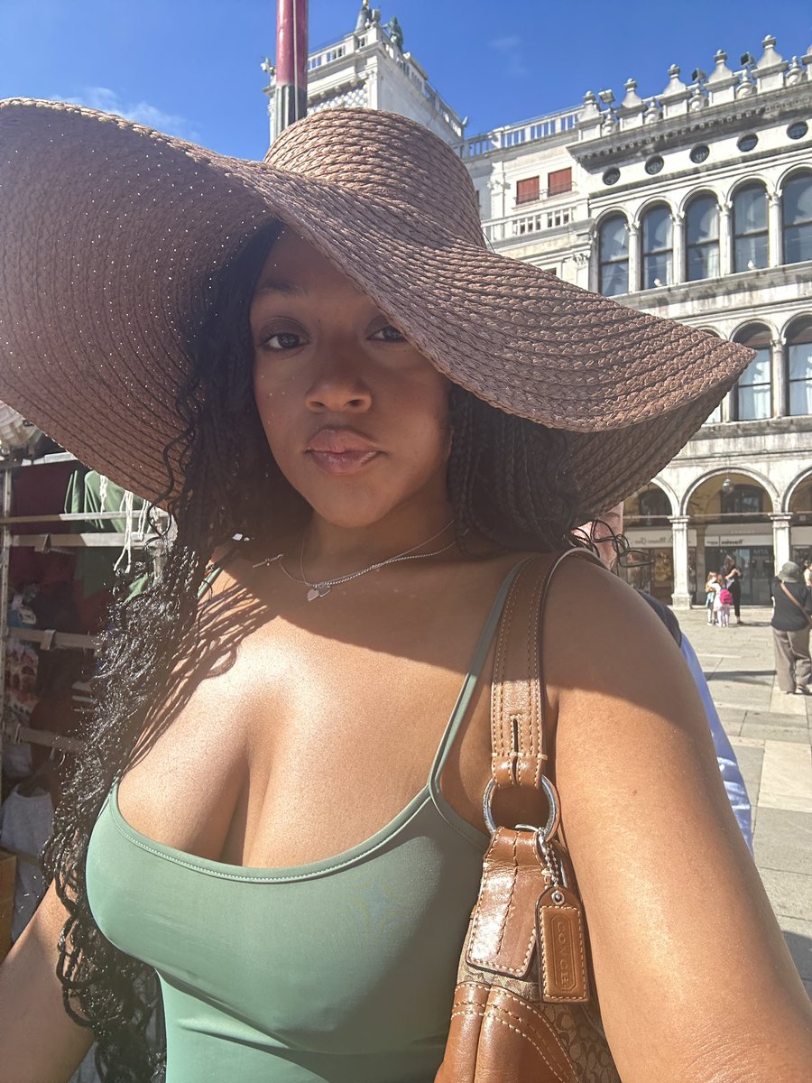 misssflyy's tweet photo. I like these 🥰🥰 https://t.co/YmdRUod6le