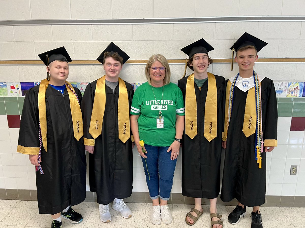 The days are long but the years are short! What a wonderful time cheering for these graduating seniors that returned to #LRelem today! So great to see my former students and their families! Congratulations!!
