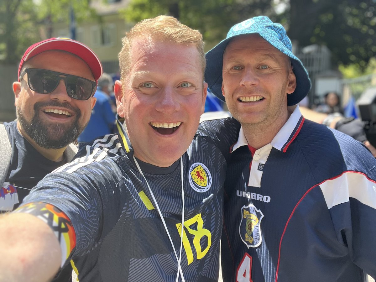 M|R Films tweet media