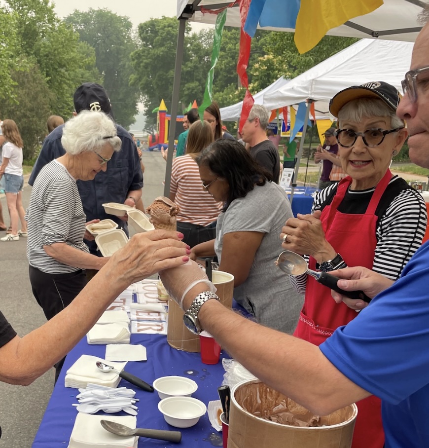 EastIslesMPLS's tweet photo. Our Summer Social is coming Wed. June 26, 6–8pm! Meet neighbors with music, an Uptown Farmers Market pop-up, bounce house, food trucks—and of course, free ice cream! Get the full scoop at our website (link in bio)

#eastisles #lakeoftheisles #southminneapolis #minneapolisevents https://t.co/4e6XVb3EQU