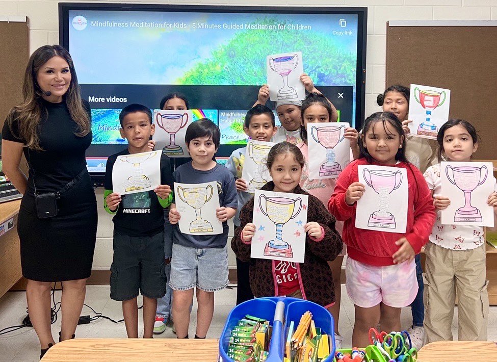 GinaSaenz18's tweet photo. @PSJAISD Week one of PSJA Summer Enrichment Camp! Our students had a blast with all the fun and engaging Social Emotional Learning activities. Thank You to our amazing PSJA SEL Team for all that you do! #PSJACares βοΈππ¦π https://t.co/RbACJY4cPd