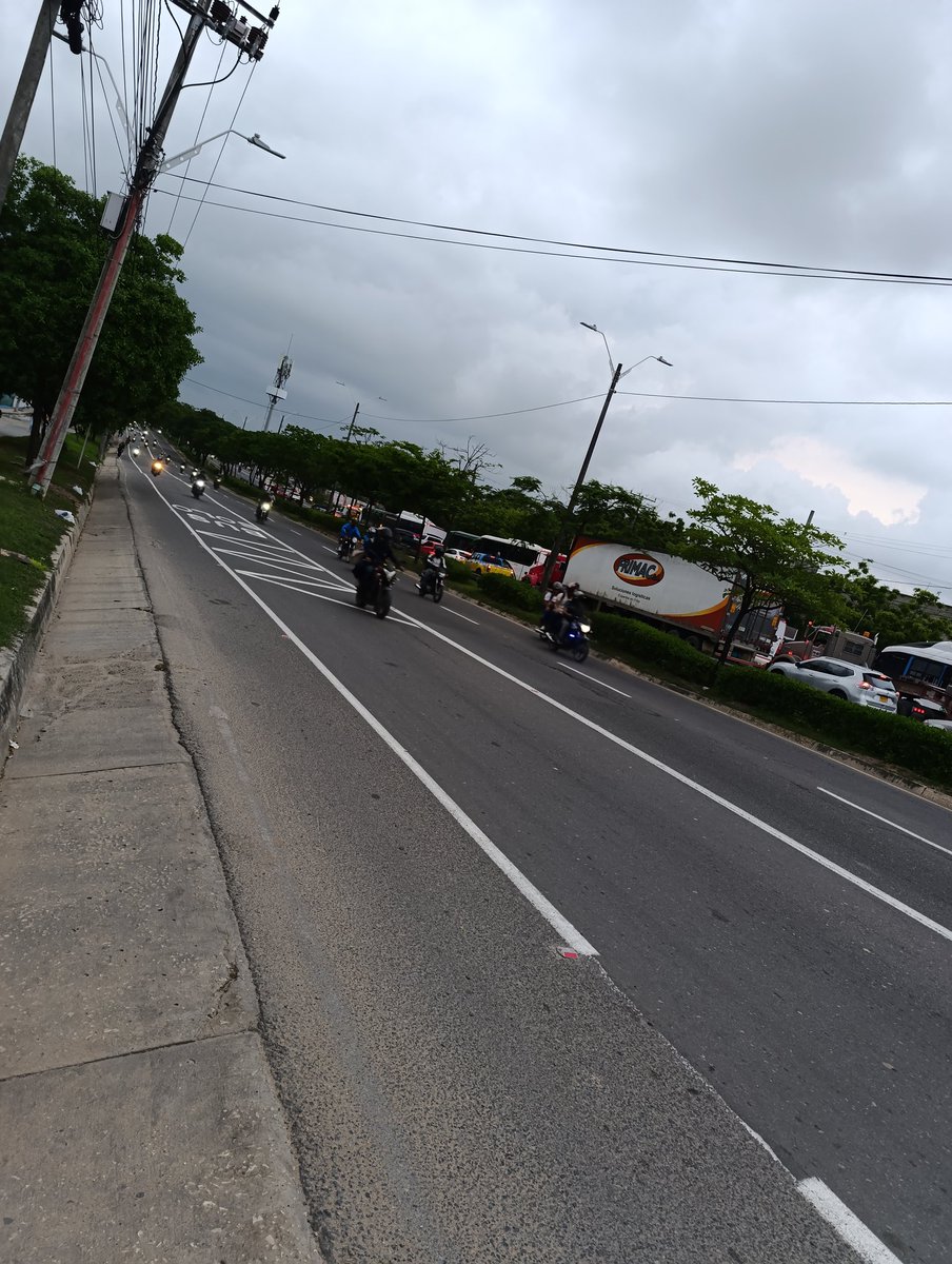 leidy_beta's tweet photo. @TransitoBaq @elheraldoco  nuevamente la circunvalar bloqueada https://t.co/4XOZKNEq7W