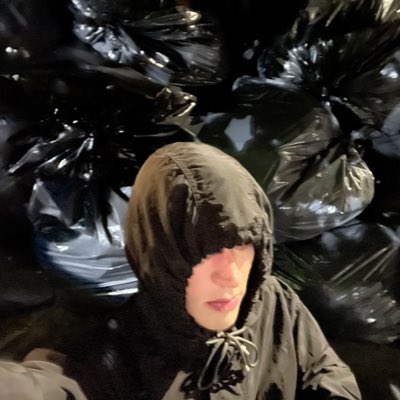 ZwilAR's tweet photo. #NewProfilePic https://t.co/ZNueNVNMSs