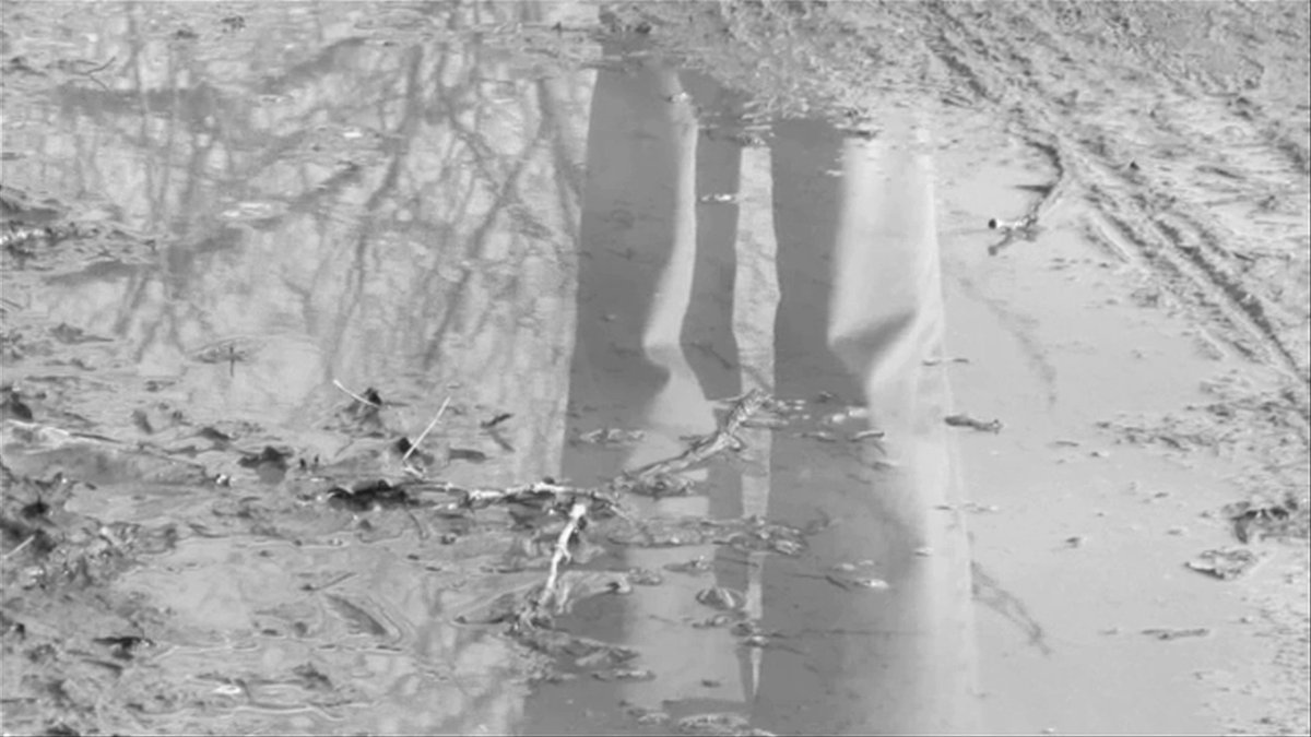 watashitachihe's tweet photo. Introduction ‘인트로덕션’
Hong Sang-soo, 2021 https://t.co/ZhVLGnDi2B