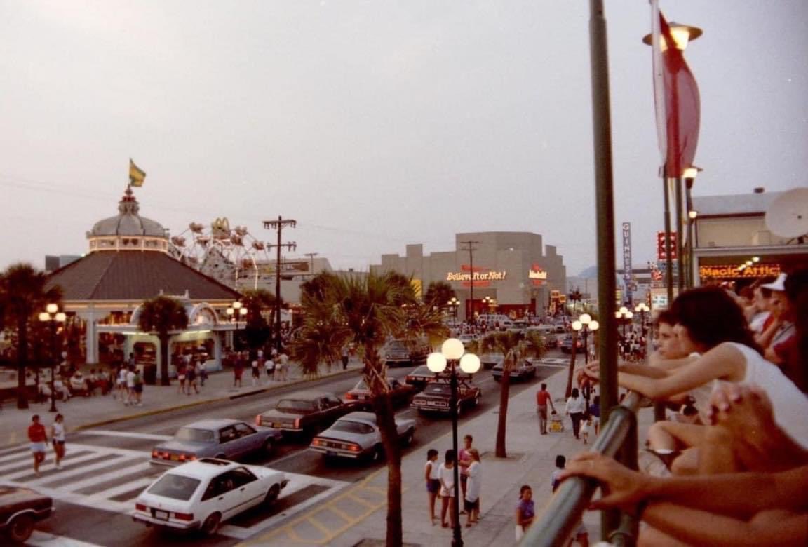 cutigs1's tweet photo. The Myrtle Beach Pavilion and Magic Attic with the amusements across the road in downtown Myrtle Beach in the 80’s. https://t.co/fA1C3kcqmU