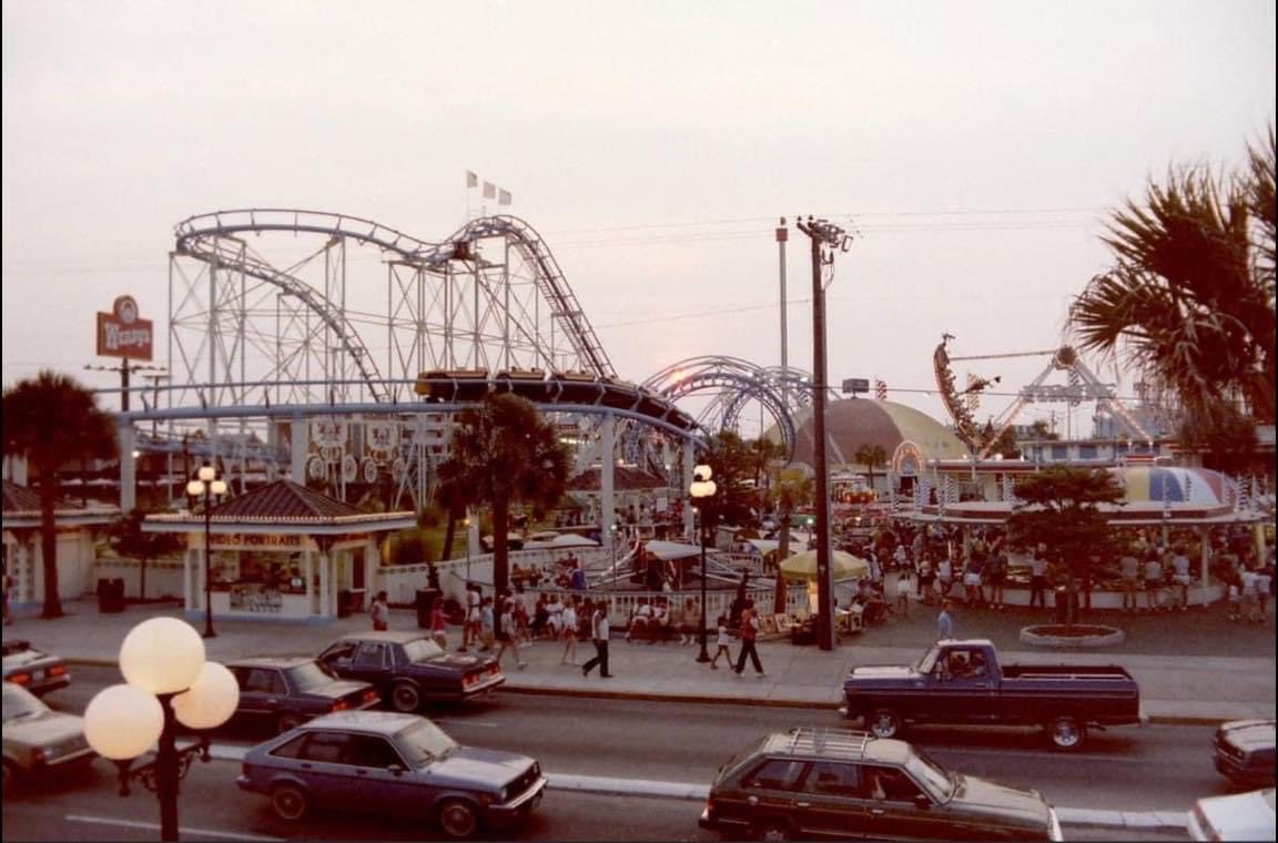 cutigs1's tweet photo. The Myrtle Beach Pavilion and Magic Attic with the amusements across the road in downtown Myrtle Beach in the 80’s. https://t.co/fA1C3kcqmU