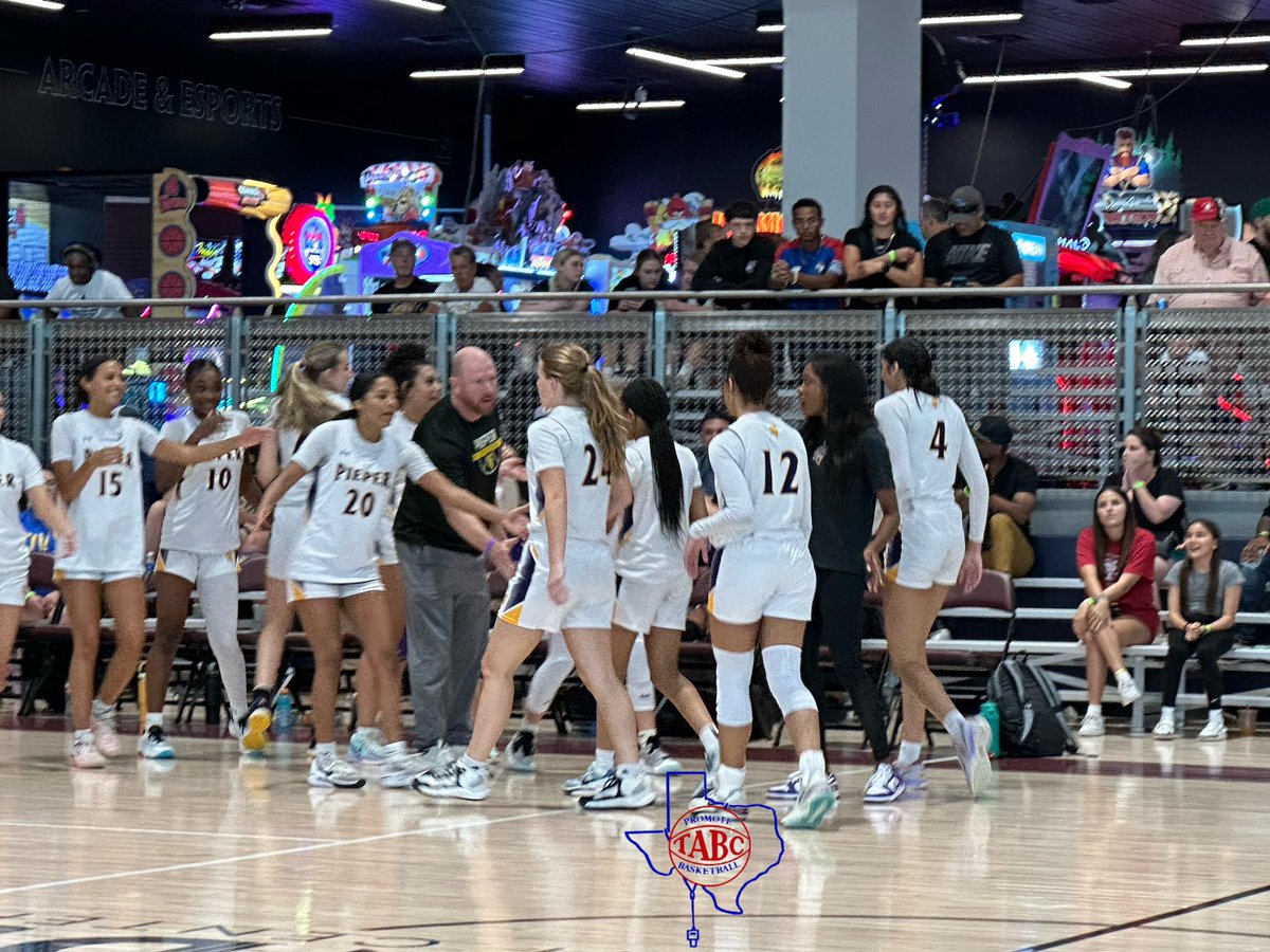 🚨The #TABCShowcase🚨
Quick start by <a href="/piepergrlshoops/">Pieper HS Girls Basketball</a>.

Corner trey for <a href="/Ari_2026/">Arianna Davis</a> &amp; then a driving bucket by <a href="/alisha_peavy/">Alisha Peavy</a>. They lead 7-0 over <a href="/LincolnGirlsBB/">Lincoln Lady Tigers</a> 
#ACHGBB <a href="/Jewlzonthemic/">Jewlz💎</a>
