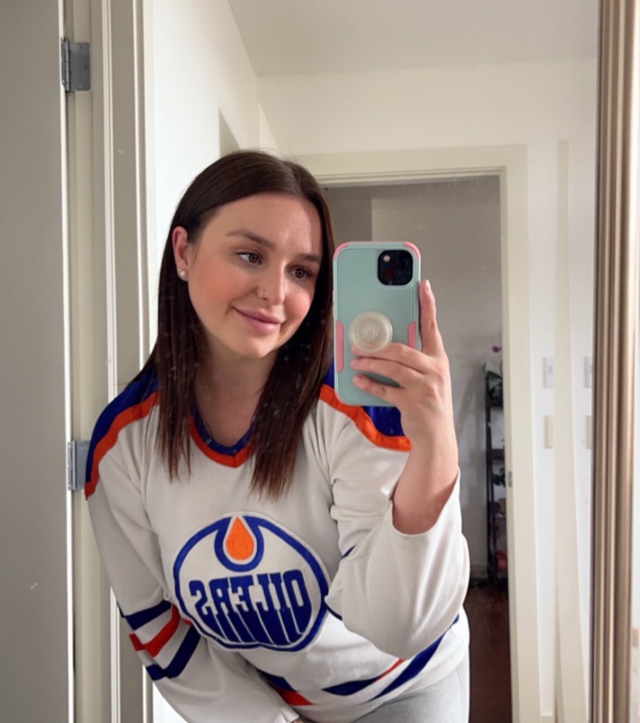 kirsten 🩵 tweet media