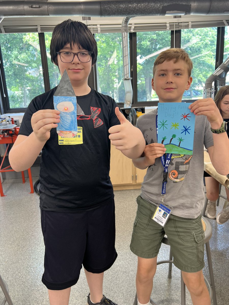 apopetech's tweet photo. Coding students @BeachStreetWI learned about circuits, played with #snapcircuits and made their own paper circuit cards. #WIpride https://t.co/43bjdvl81D