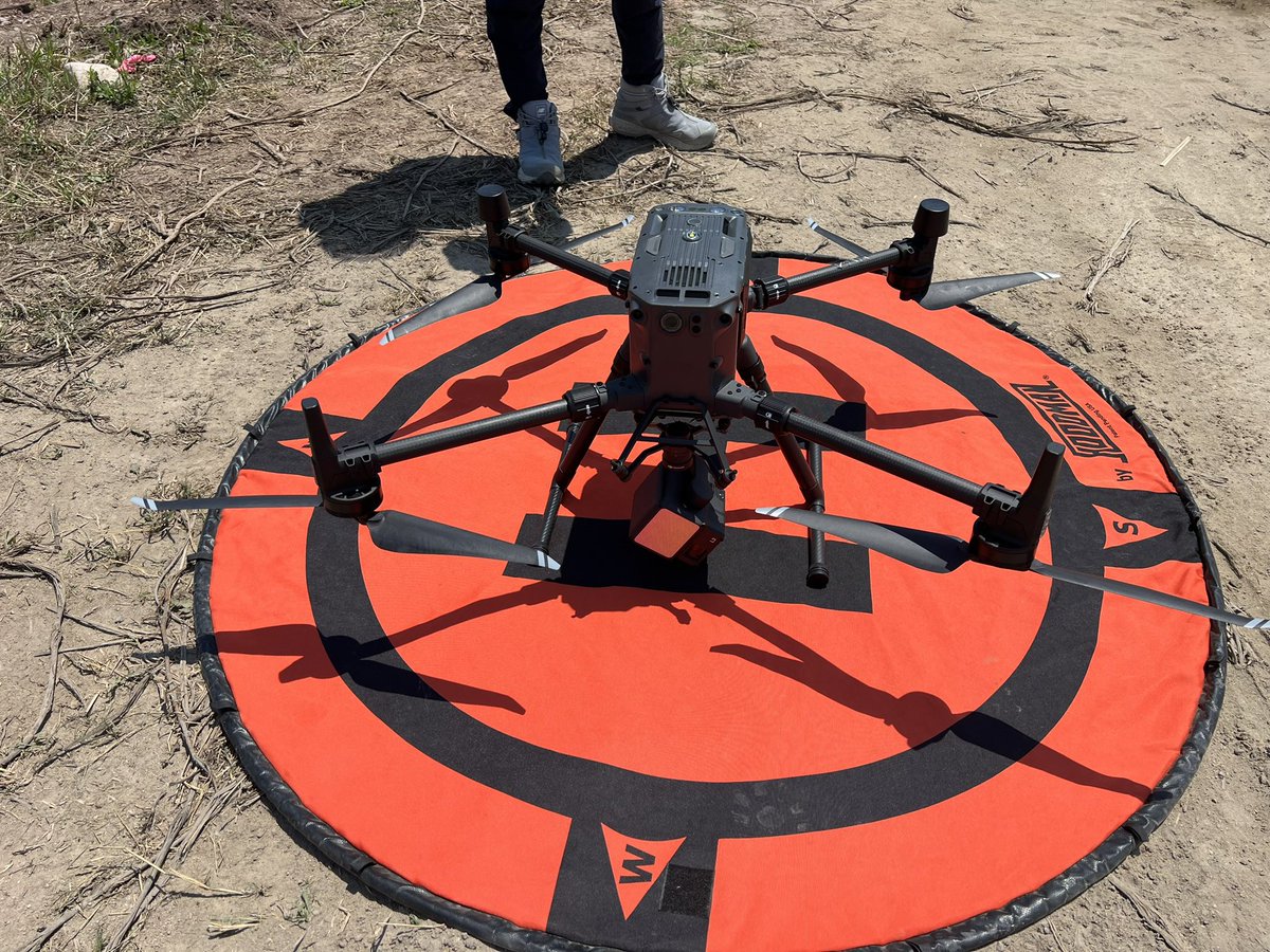 CRAFTCOM2's tweet photo. 本日は鳥取県某所にてM300RTK+P1+L2のハイブリッド計測を行っています！
急に自衛隊機が近接して回避する等トラブルを乗り越えてフライト！！
L2��高 https://t.co/1n8OQ6aoj0