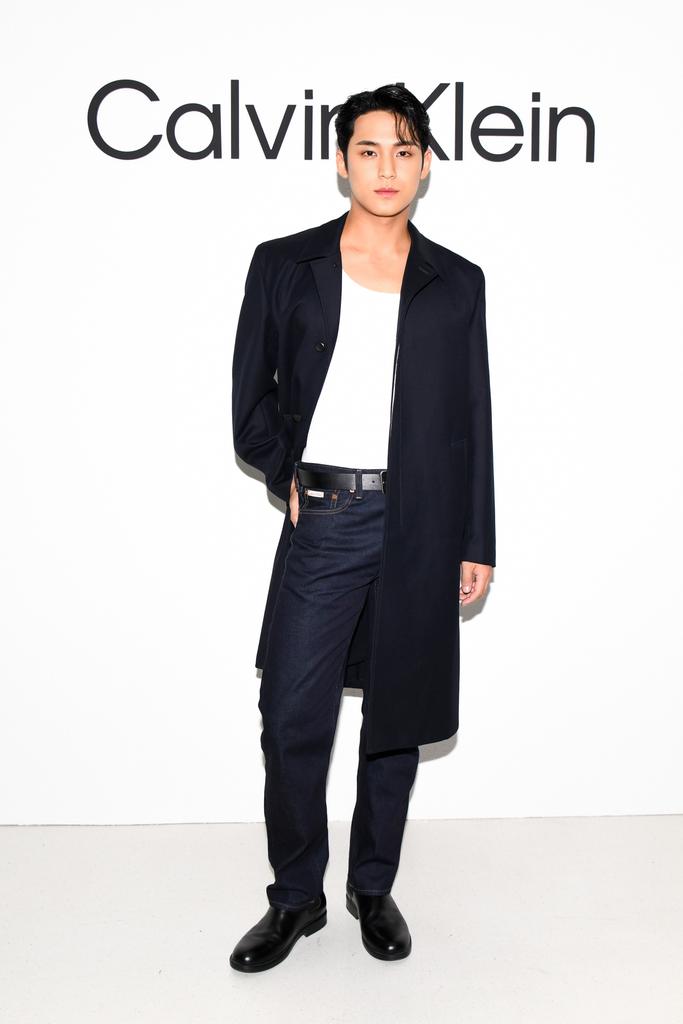 We were spot on! <a href="/pledis_17/">세븐틴(SEVENTEEN)</a> Mingyu was indeed in Paris with @calvinklein as the fashion house unveils its new flagship boutique in Paris with an exclusive party that also saw Maluma, Kiwi Lee and Greta Lee.

#mingyu #mingyuxcalvinklein #calvinklein #mycalvins #민규
