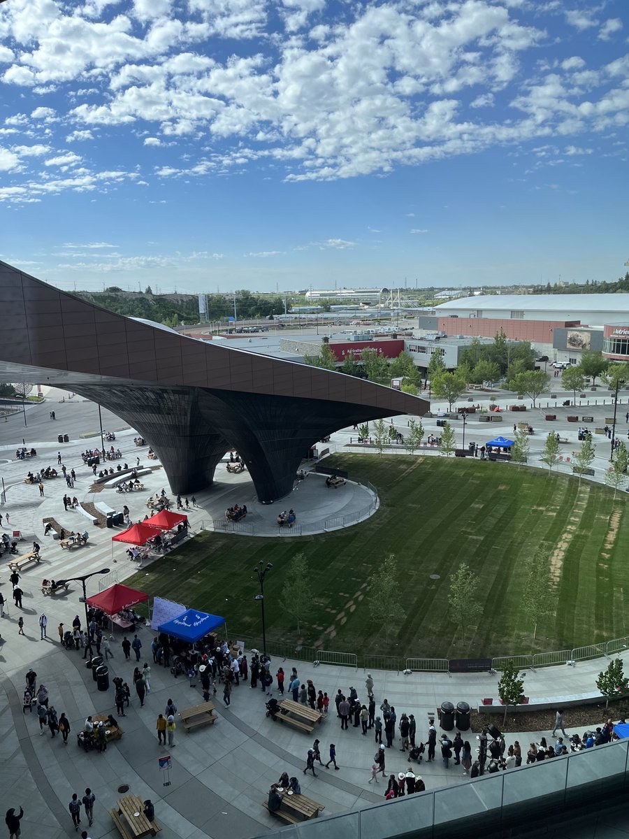 This is a shot from the new BMO on Stampede park. Awesome. Like the new playlists on MusicWizard.ca Go there now for some cool music. Seriously…go…now…