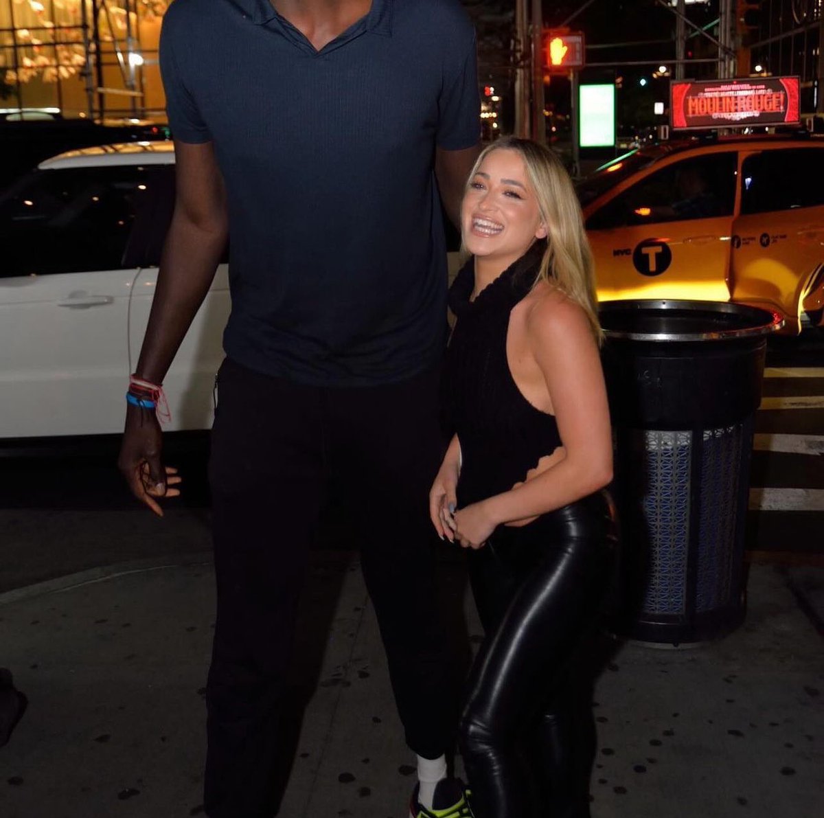 RealJtHolmes's tweet photo. She found Wizard Kelly 😂😂 https://t.co/WFVM1hhtfk