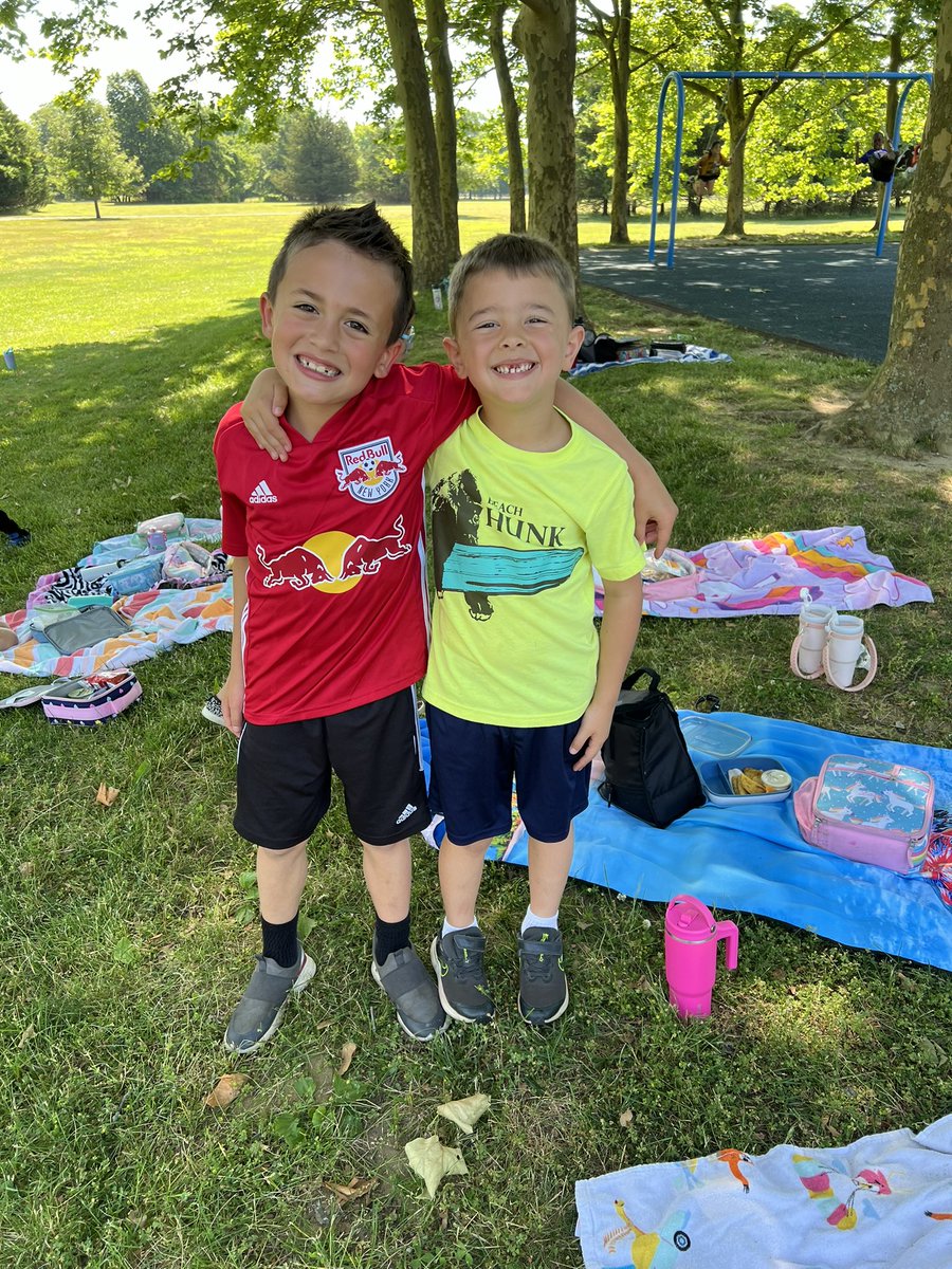 Carl Lawson tweet media