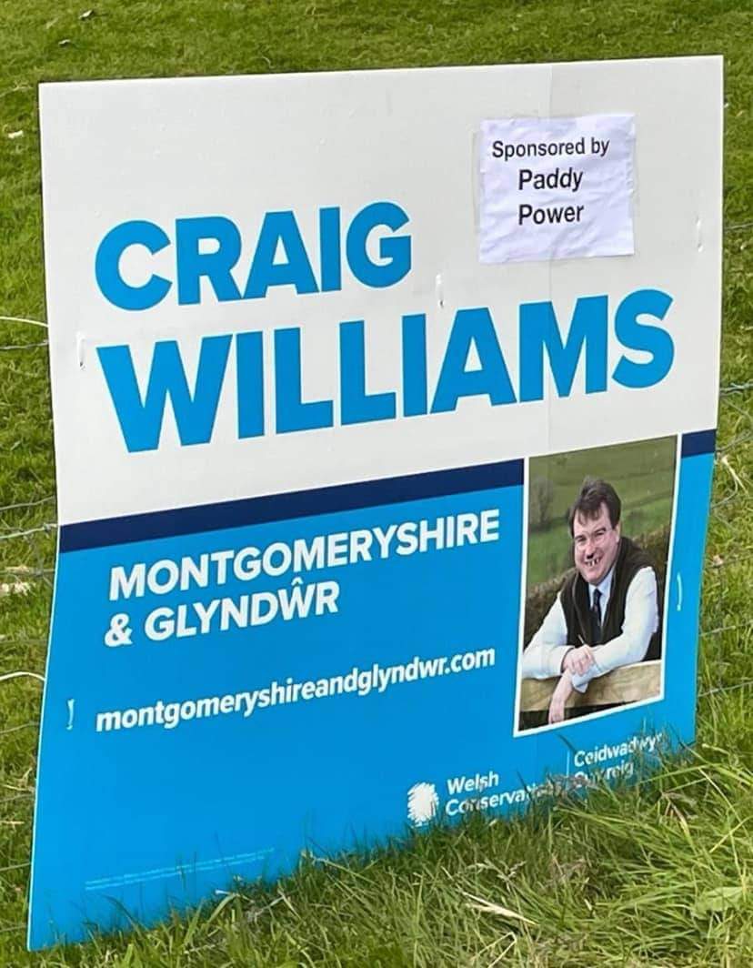 JonnyValleyBoy's tweet photo. Spotted: Caersws https://t.co/RiPaL9yp4X