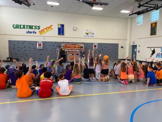 Oaksteagles's tweet photo. Grade 5 Party was a TON of FUN ! Thank you Parent volunteers ( especially the Chairpeople Lori Zrebiec and Elizabeth Seitz) for putting together such a great experience :) https://t.co/XrOQHCEjC0