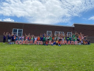 Oaksteagles's tweet photo. Grade 5 Party was a TON of FUN ! Thank you Parent volunteers ( especially the Chairpeople Lori Zrebiec and Elizabeth Seitz) for putting together such a great experience :) https://t.co/XrOQHCEjC0