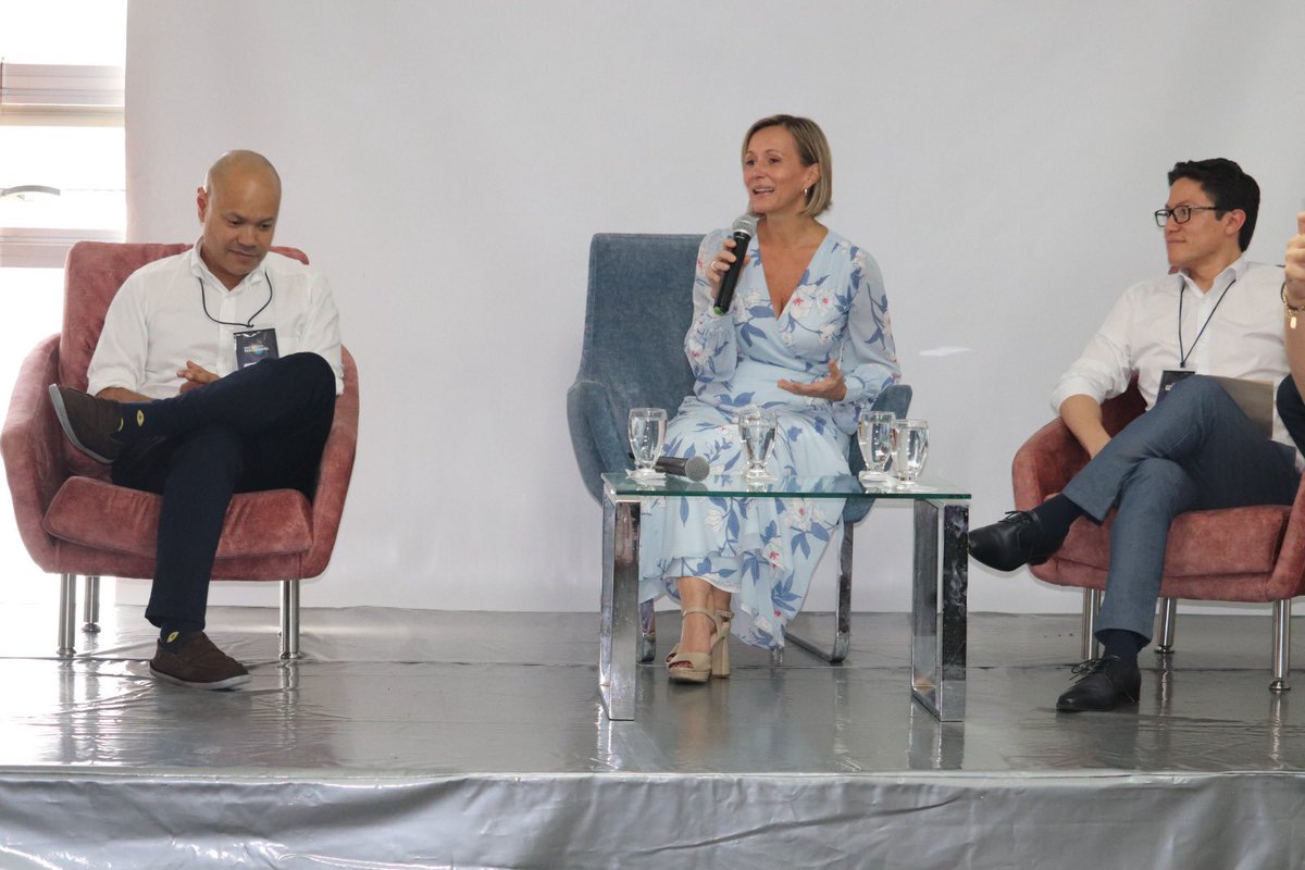 VickyOsorioS's tweet photo. Gran experiencia haber participado como panelista en el Encuentro Nacional de Agencias de Atracción de Inversiones de la #RedInvest en Ibagué. Discutimos el impacto positivo de estas agencias en el desarrollo económico local ¡Sigamos construyendo un futuro lleno de oportunidades! https://t.co/YzY28H6Vm8