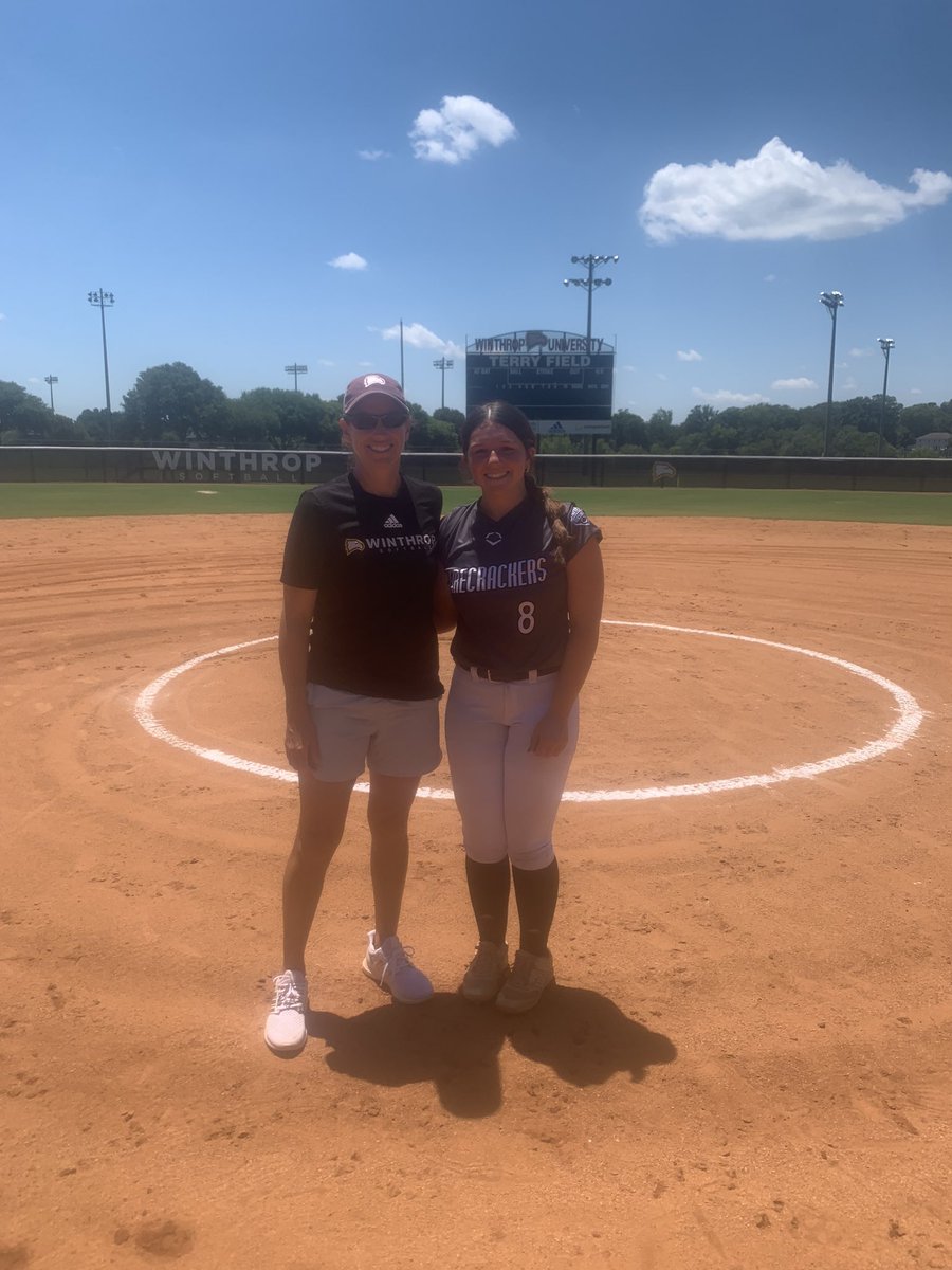 HaileyMaloneyy's tweet photo. Had the best time @Winthropsoftbal just like always!! Thankyou so much to the coaches and players I learned so much. @CoachFuller7 @CoachMoWyatt @ansley_gilstrap https://t.co/2Lr206GyjY