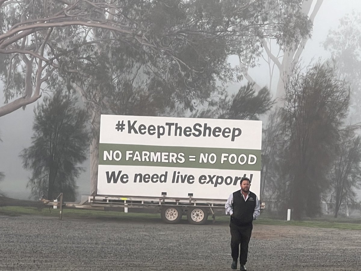 A very cold misty morning at Muresk for the #keepthesheep rally and inquiry