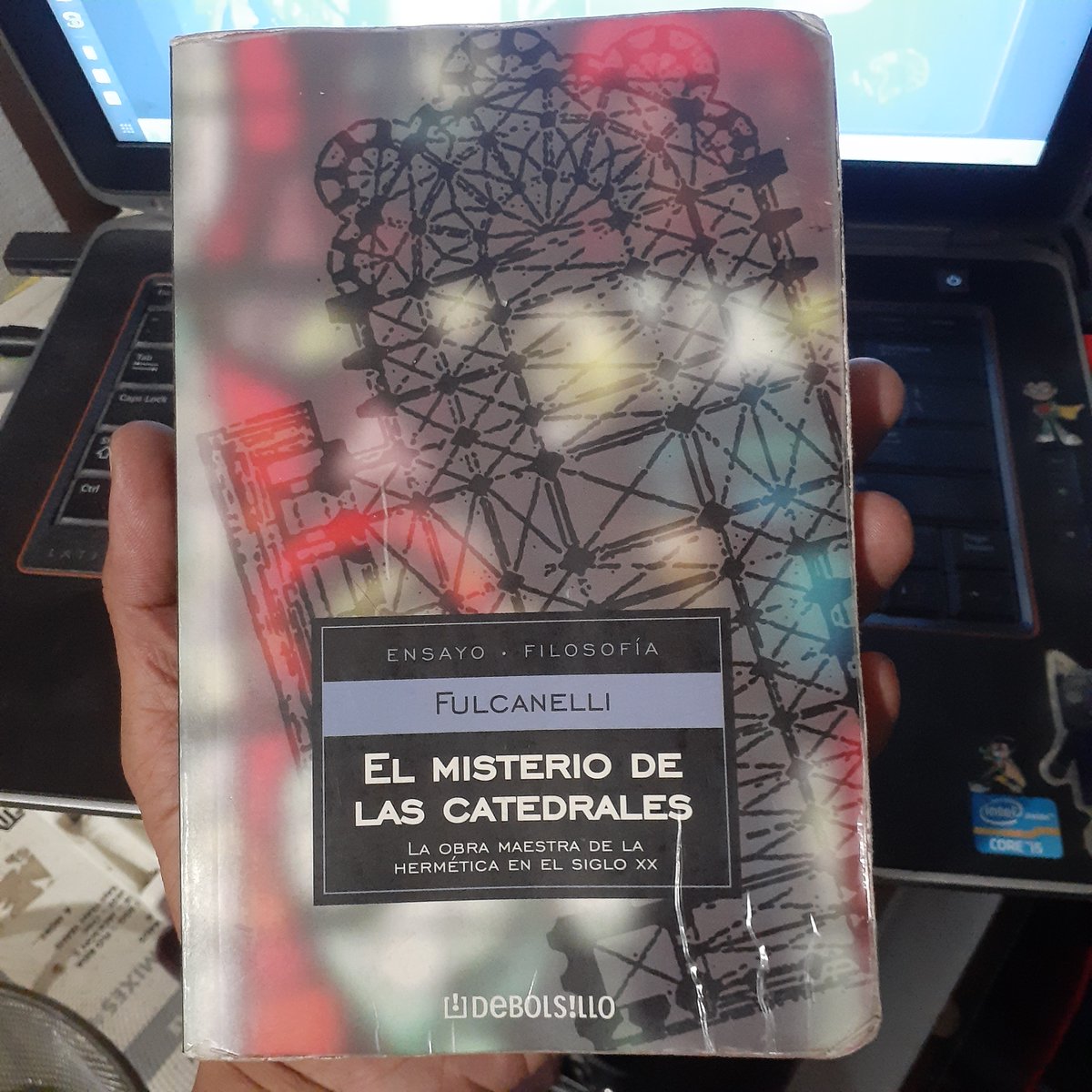 devonkentao's tweet photo. @librofilos #Fulcanelli  ::  " El #Misterio de las #Catedrales "

#Hermetismo https://t.co/W9qRr3irSu