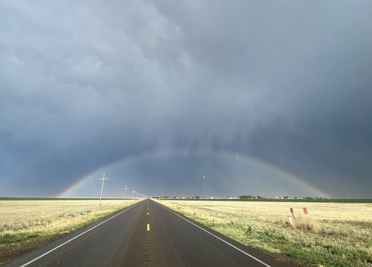 DalhartWX's tweet photo. #rainbow #Dalhart #phwx #txwx @NWSAmarillo https://t.co/Vc2uJNkBtp
