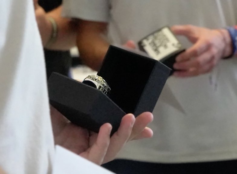 gcfootball's tweet photo. Ring Ceremony 💍 🏆
#WeAreGC #RingEm #WhatsImportantNow https://t.co/CstXuYN2ZB