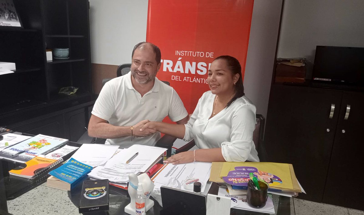 #TránsitoDelAtlántico 🚩 Recibimos la visita de la alcaldesa del municipio de Suan <a href="/karolayCalvoR/">Karolay Calvo Rivera🌻</a> con quien llevamos a cabo la firma del convenio Inter administrativo