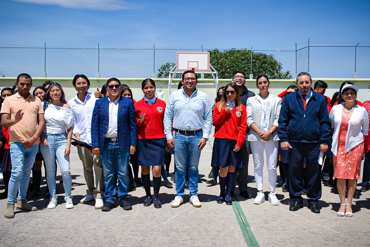 Trabajando por el bienestar de las juventudes mexiquenses, hoy llevamos la Jornada Multidisciplinaria para los Jóvenes al COBAEM 46 Plantel Xonacatlán.

#jóvenesconbienestar