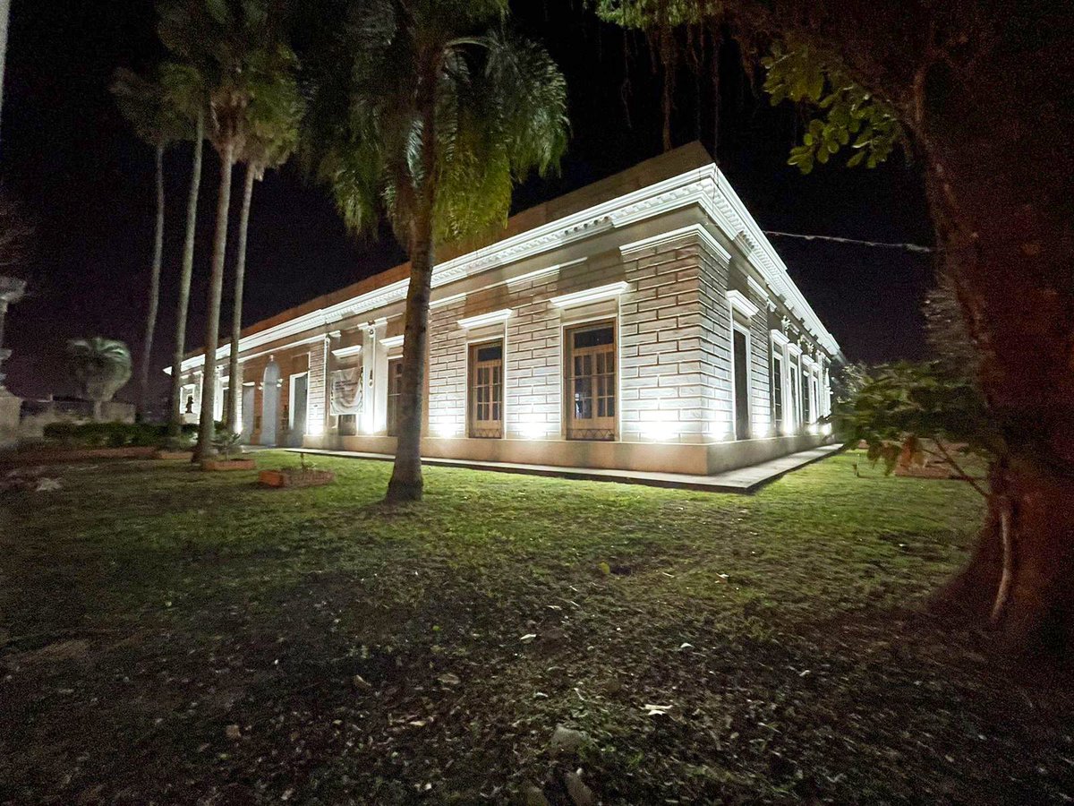 CorrientesGob's tweet photo. ¡Estamos refaccionando por completo la Escuela N° 32 “Manuel Belgrano” de #CuruzúCuatiá! 🏫

Esta gran obra se encuentra en su segunda etapa con trabajos de pintura en aulas, iluminación exterior, arreglo de mástil, cocinas, sanitarios y depósitos.

¡Vamos por más obras! 💪🏼 https://t.co/SN0cNq9g72