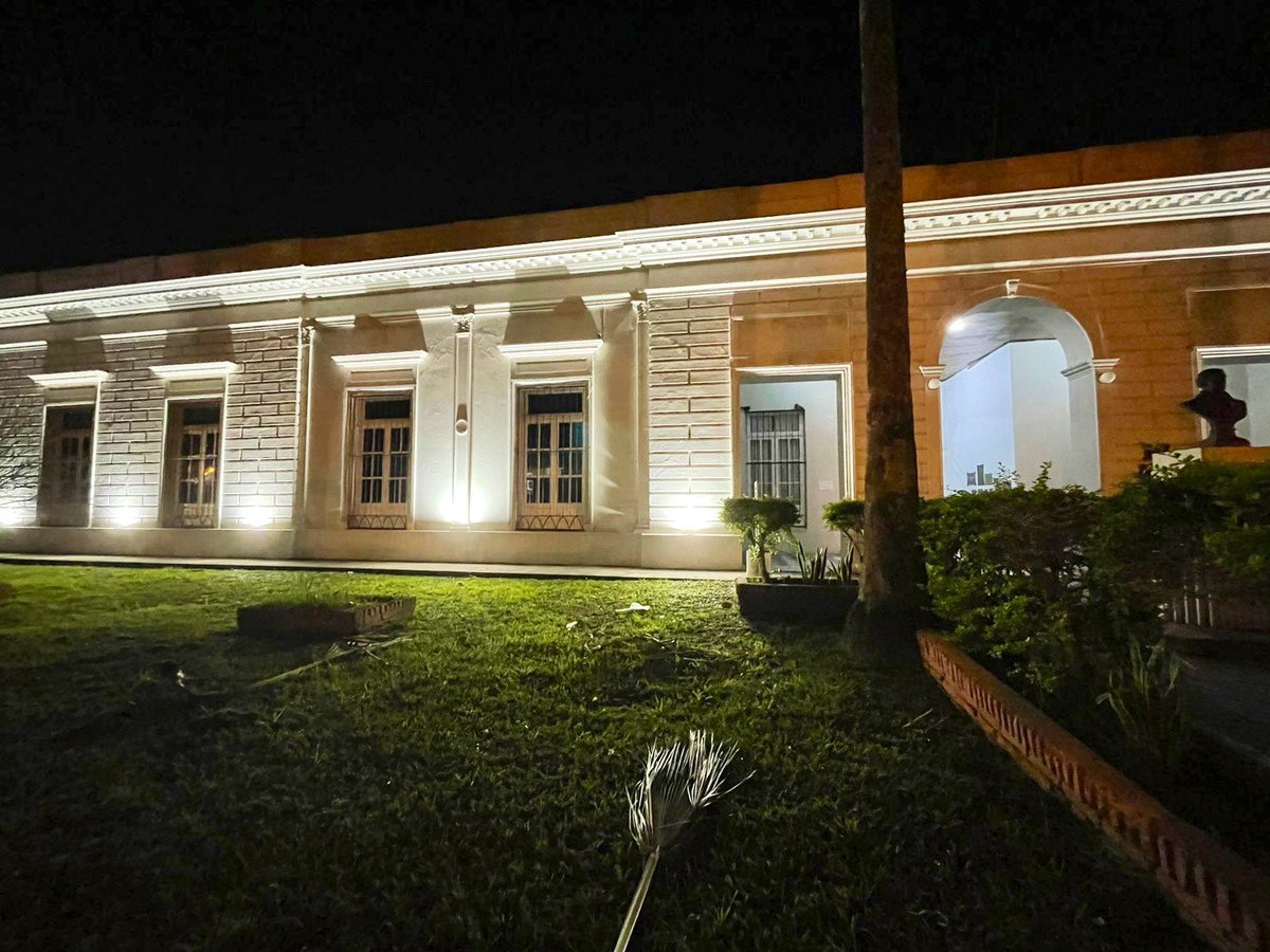 CorrientesGob's tweet photo. ¡Estamos refaccionando por completo la Escuela N° 32 “Manuel Belgrano” de #CuruzúCuatiá! 🏫

Esta gran obra se encuentra en su segunda etapa con trabajos de pintura en aulas, iluminación exterior, arreglo de mástil, cocinas, sanitarios y depósitos.

¡Vamos por más obras! 💪🏼 https://t.co/SN0cNq9g72