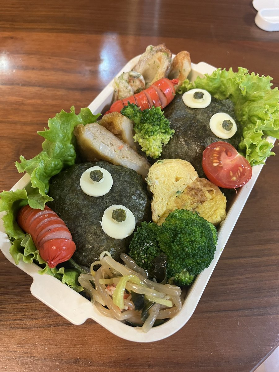 ton_donbuu's tweet photo. 娘の新生活や私の転職で
とにかく毎日忙しい💦
パートへ5時に家出るので
朝4時のお弁当と朝ごはんの準備が何より大変！でも楽しいんだよね🤔

でもでも
早くのんびり編み物の時間欲しい🐌💭 https://t.co/WdPFLbmgvh