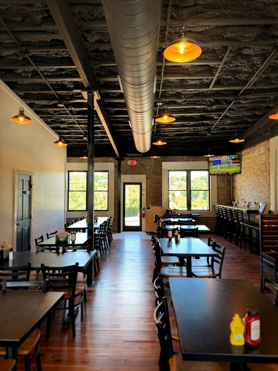 golocaljeff's tweet photo. They’re back! The Hoagie Shop is now open again in the Historic Mossy Creek District. Get your sandwich fix at their beautiful new location and welcome back all The Hoagie Shop favorites you’ve grown to love through the years.
#golocaljefferson #hoagie #nowopen #eatlocal https://t.co/losCXB5316