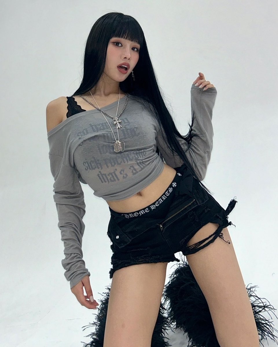 nattyhourly's tweet photo. this look ohmygod natty 😵‍💫 https://t.co/0CtBX2p4zm