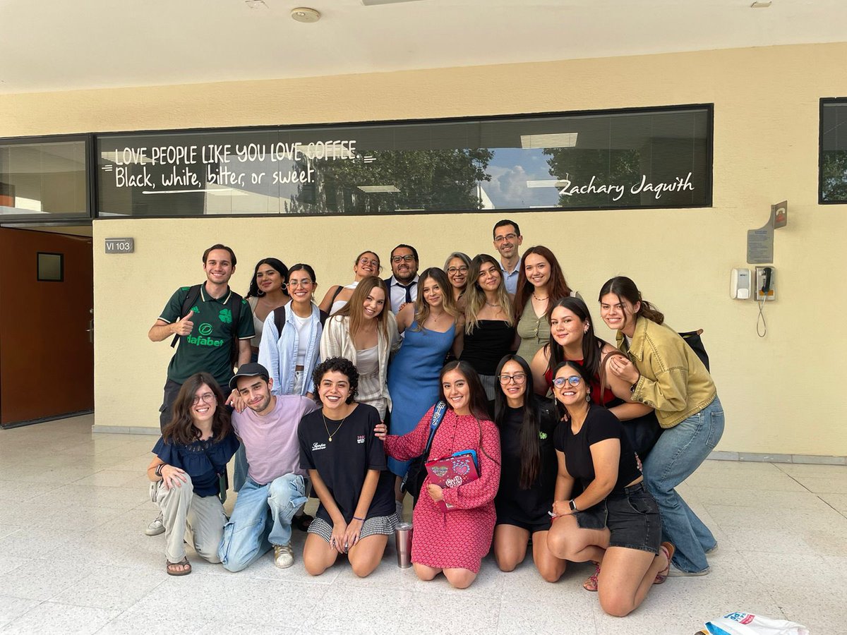 Car_Rey_'s tweet photo. La generación que primero conocí por zoom ya está a pocos días de recibir su título de internacionalistas 🥹 https://t.co/aQNRGZ6bTV