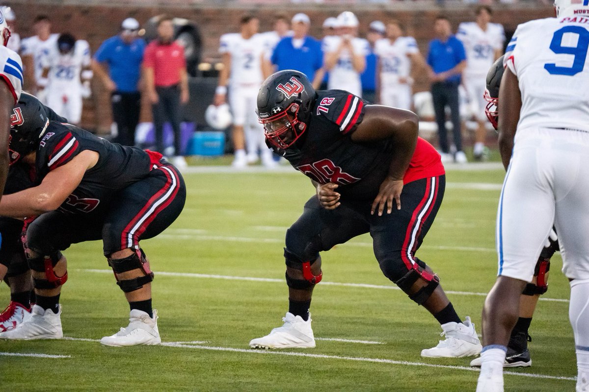 Davionk3104's tweet photo. Blessed to have received my 4th D1 offer from Lamar University @CoachGipson11 @CoachRossomando @CoachGrigz @sfacat @GilmerBuckeyeFB https://t.co/Vndacnfz4u