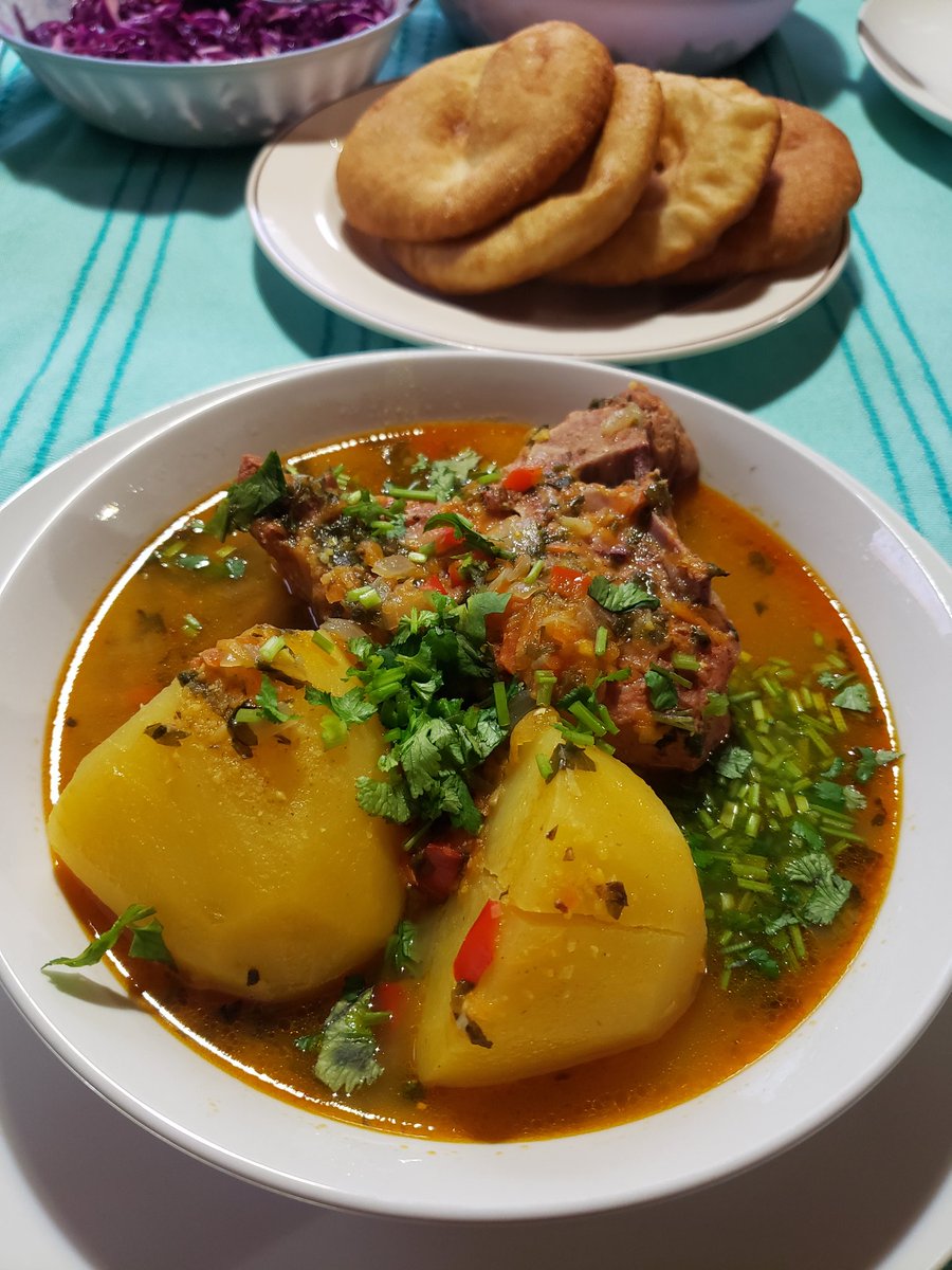 pcayuqueo's tweet photo. Cazuela de cerdo con chuchoca y su dosis exacta de merkén. Imposible no amar el sur y sus sabores 💙 #ReComiendoWallmapu https://t.co/HWHeT44qYn