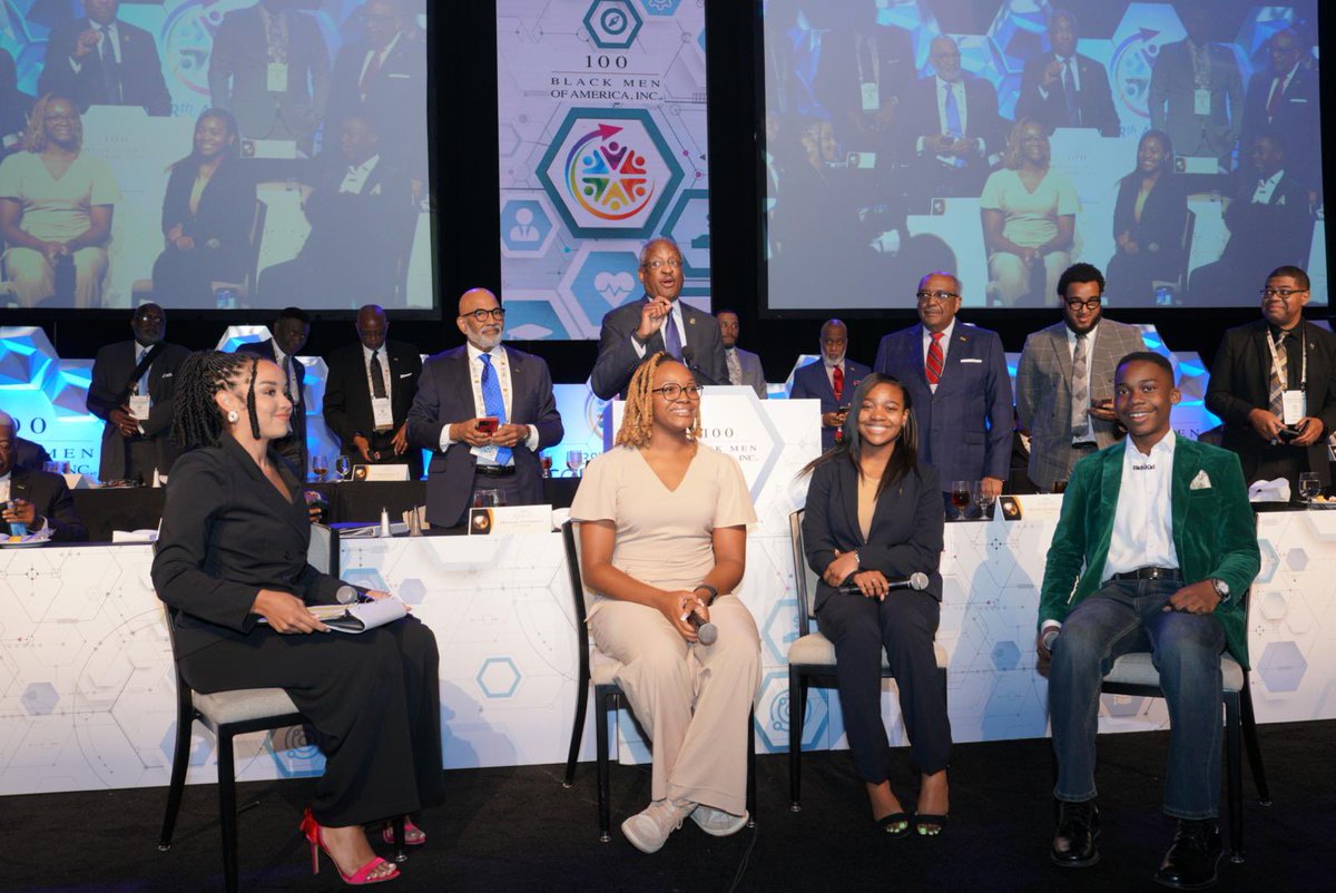 Fireside Chats with our incredible C100 Members. Emcee, Kayla Warman did a phenomenal job facilitating this incredible conversation with panelist, Kennedi Harris Caden Harris and Shanai Muhammad. 

Young entrepreneurs! Stay tuned! 

#100blackmen #conference #futureproofing
