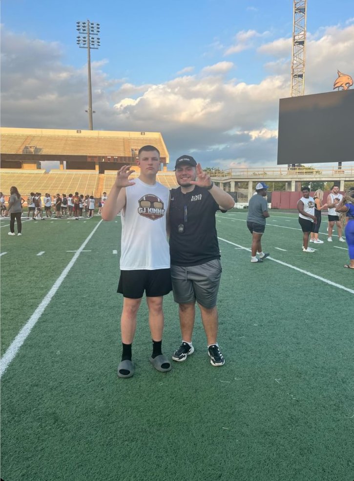 Bryan_baker2027's tweet photo. Thank you for the great opportunity yesterday had a great time  can't wait to come back. Learned a lot on what I need to work on.

@TXSTATEFOOTBALL
@GJKinne@CoachShoeOL https://t.co/MHOI1khCa9