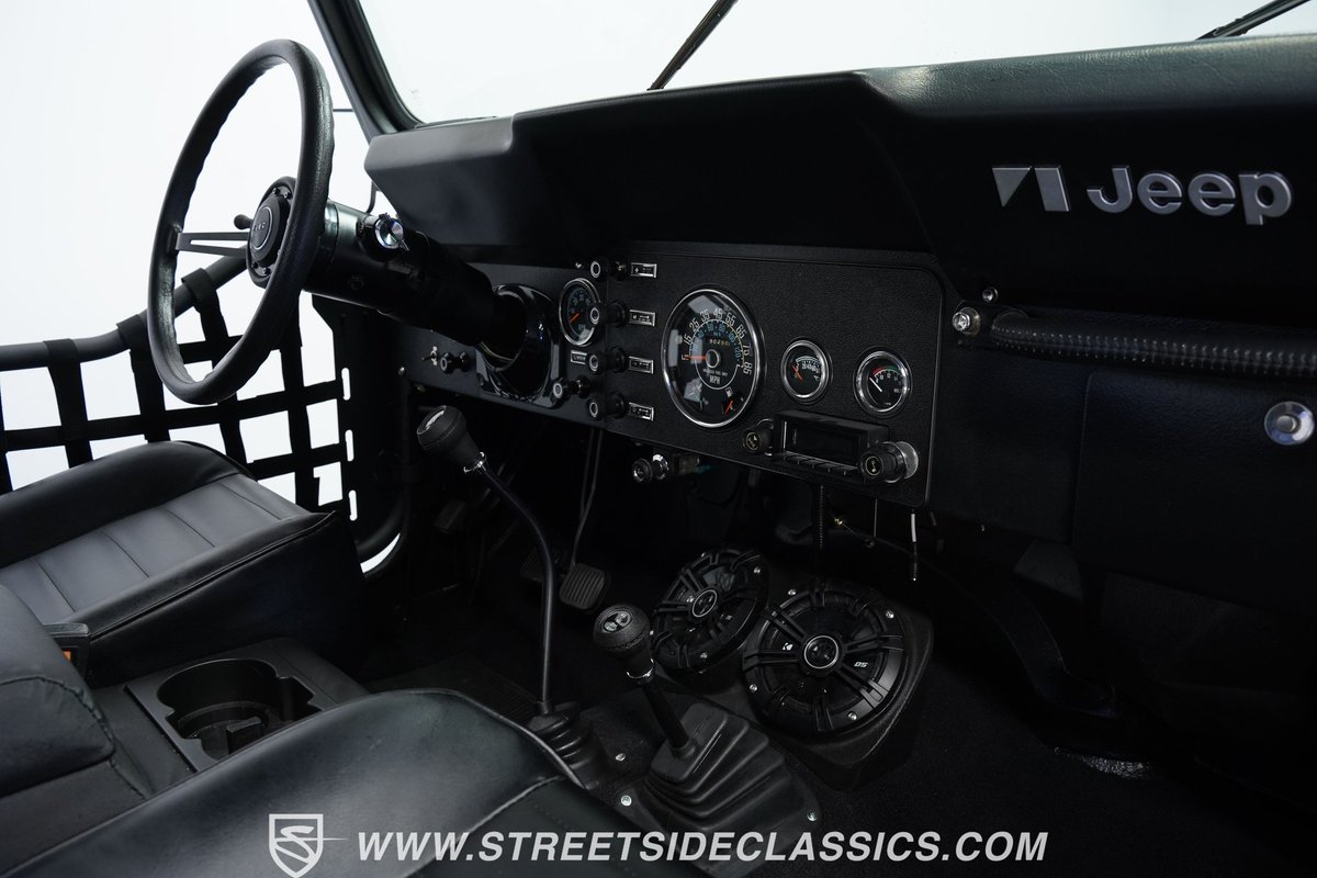streetsidecars's tweet image. This 1983 #Jeep #CJ8 #Scrambler features a 4.2L Inline 6 paired with a 4-speed manual transmission. See more of this car here: streetsideclassics.com/vehicles/4653-…