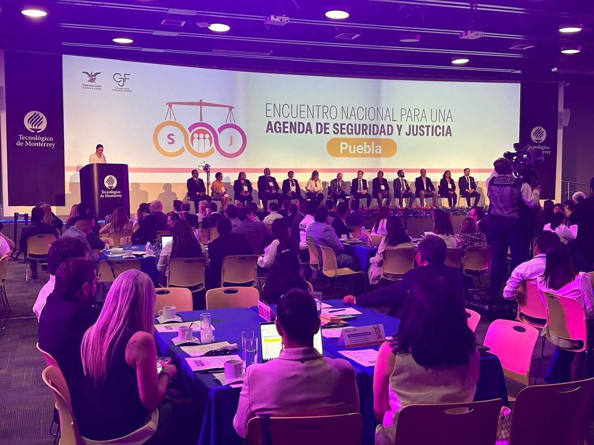 JfrochaF's tweet photo. Hoy estuve presente en el "Encuentro Nacional para una agenda de seguridad y justicia"; El mayor ejercicio de consulta y de escucha a profundidad sobre seguridad y justicia realizado en el país. https://t.co/BSnNptKQwC