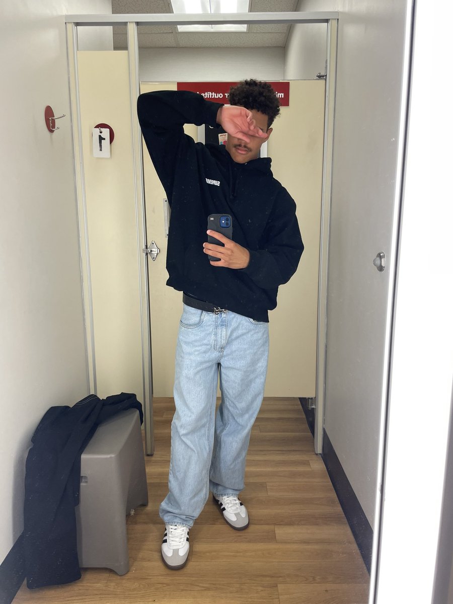 Peewee_333's tweet photo. Default poses for the win https://t.co/rjWpi5ZEjJ